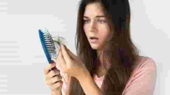 Come prevenire la caduta dei capelli in autunno
