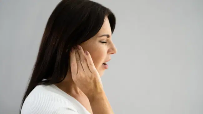 Come stappare le orecchie tappate dal muco