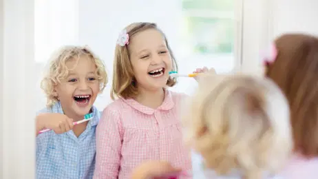 La linea elmex per l’igiene orale dei bambini da 0 a 12 anni
