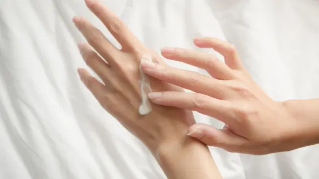 Le migliori creme per mani screpolate