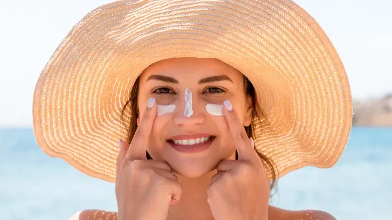 Protezione solare con SPF 100: cos’è e quando è veramente utile
