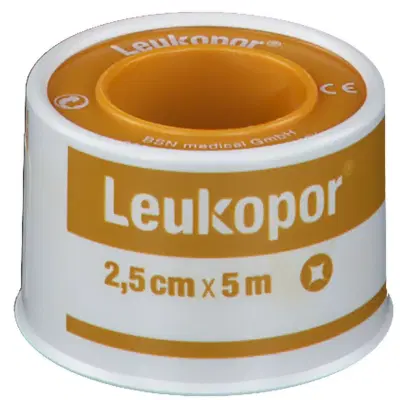 CEROTTO ADESIVO IPOALLERGENICO LEUKOPOR. SUPPORTO: TESSUTO NON TESSUTO BIANCO DI POLIESTERE E VISCOSA ADESIVO POLIACRILICO SENZA RESINE E GOMME NATURALI. 2,5X500CM MUTUABILE CEROTTO ADESIVO IPOALLERGENICO LEUKOPOR. SUPPORTO: TESSUTO NON TESSUTO BIANCO DI POLIESTERE E VISCOSA ADESIVO POLIACRILICO SENZA RESINE E GOMME NATURALI. 2,5X500CM MUTUABILE