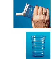TAZZA SPECIALE CON COPERCHIO E BECCUCCIO TAZZA SPECIALE CON COPERCHIO E BECCUCCIO