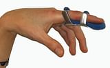 STECCA PER FRATTURA DITA A RANETTA FARMASPLINT MISURA GRANDE IN ALLUMINIO MODELLABILE CON IMBOTTITURA IN SPUGNA POLIURETANICA ANTIALLERGICA RADIOTRASPARENTE 10 CM 1 PEZZO