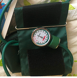 SFIGMOMANOMETRO ANEROIDE SENZA LATTICE CON MANOMETRO SUL BRACCIALE COLORE VERDE
