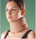 COLLARE CERVICALE OPPO A DENSITA' COMPATTA MISURA SMALL SUPPORTA LA COLONNA CERVICALE IN POSIZIONE NEUTRALE O ANATOMICA E PROVVEDE AD IMMOBILIZZARLA CHIUSURA IN VELCRO