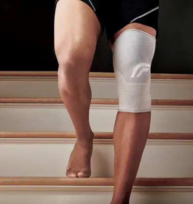 FUTURO FUTURO SUPPORTO GINOCCHIO COMFORT MEDIUM FUTURO FUTURO SUPPORTO GINOCCHIO COMFORT MEDIUM