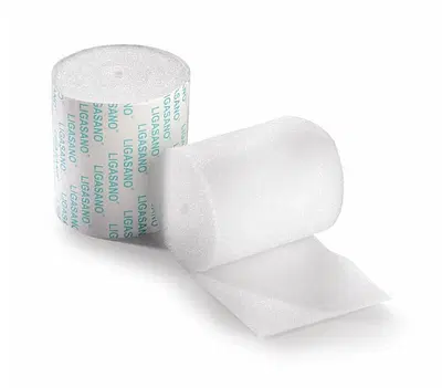 MEDICAZIONE ASSORBENTE IN POLIURETANO ESPANSO LIGASANO STRUTTURA A NIDO D'APE NON STERILE 300X10X0,3CM 2 PEZZI MEDICAZIONE ASSORBENTE IN POLIURETANO ESPANSO LIGASANO STRUTTURA A NIDO D'APE NON STERILE 300X10X0,3CM 2 PEZZI