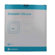 MEDICAZIONE BIATAIN IN SCHIUMA DI POLIURETANO CON BORDO ADESIVO IN SILICONE 7,5X7,5 CM 10 PEZZI