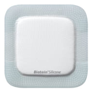 MEDICAZIONE BIATAIN IN SCHIUMA DI POLIURETANO CON BORDO ADESIVO IN SILICONE 15X15 CM 5 PEZZI