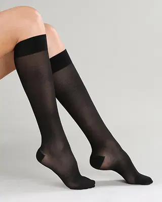 VARISAN ETHERE 15-20 MMHG GAMBALETTO AD PC CORTO NERO 4 VARISAN ETHERE 15-20 MMHG GAMBALETTO AD PC CORTO NERO 4