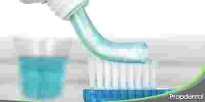 UNIDEA DENTIFRICIO DENTI GENGIVE SENSIBILI 75 ML