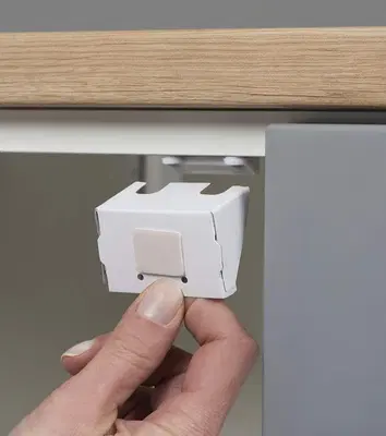 SAFETY 1ST BLOCCA CASSETTI SAFETY 1ST BLOCCA CASSETTI