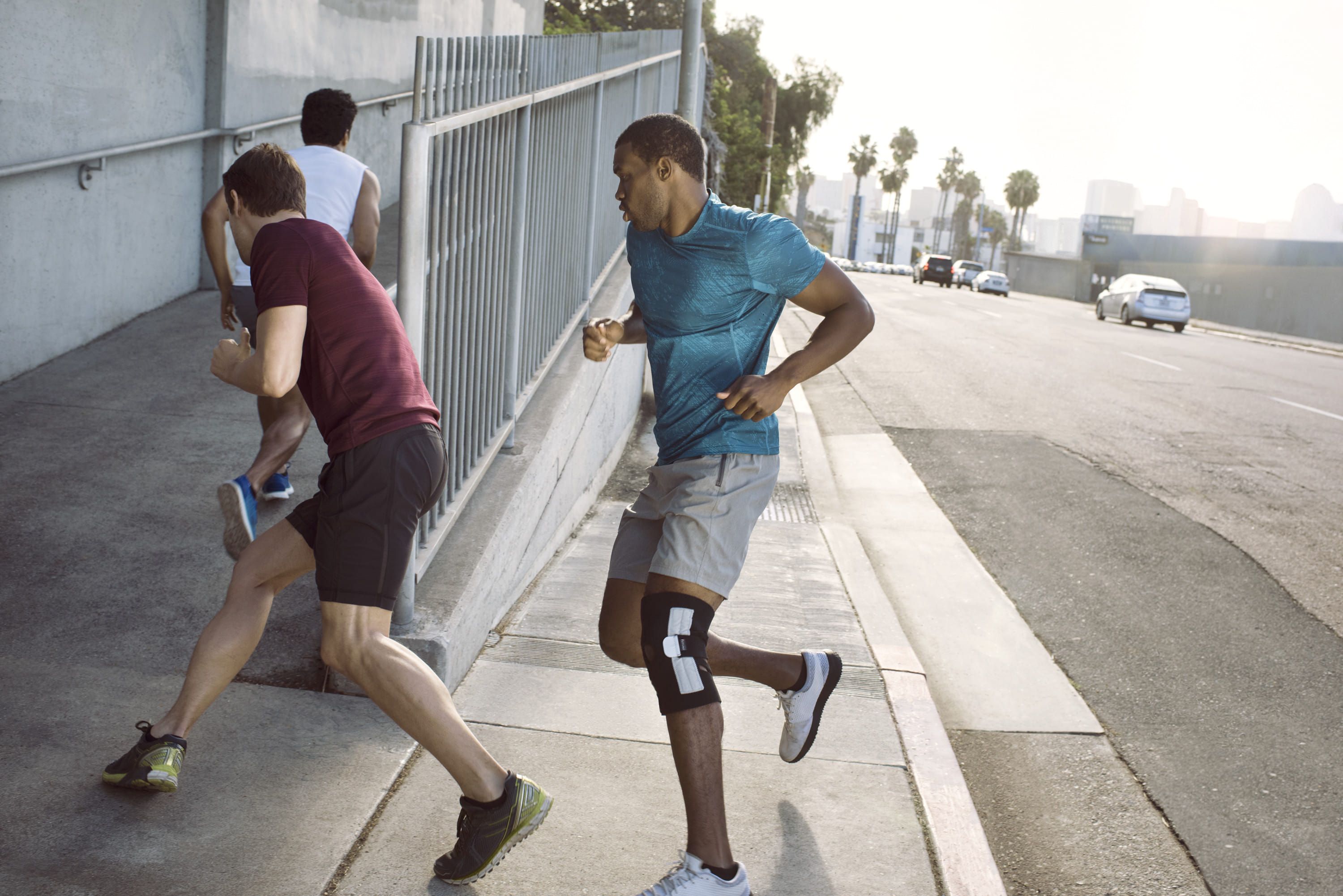 STABILIZZATORE REGOLABILE PER GINOCCHIO FUTURO SPORT