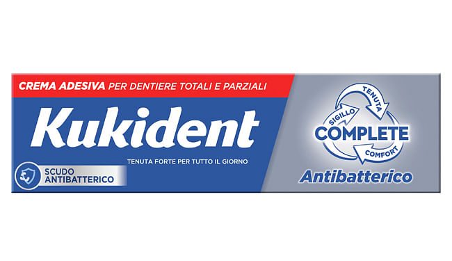 Kukident Antibatterico Crema Adesiva Dentiere 40 G