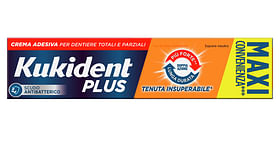 Kukident Plus Doppia Azione Tenuta Insuperabile Crema Adesiva Dentiere 65 G