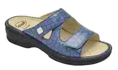 NEVIA PRINTED SYNTHETIC WOMAN AVIO 39 MATERIALE SIMILPELLE STAMPATA FODERA TOMAIA PELLE SCAMOSCIATA SOTTOPIEDE PELLE SCAMOSCIATA SUOLA PU FITTING G ALTEZZA TACCO 25 COLLEZIONE SS23